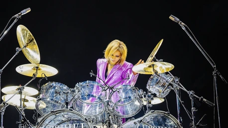 YOSHIKI successfully undergoes 3rd neck surgery