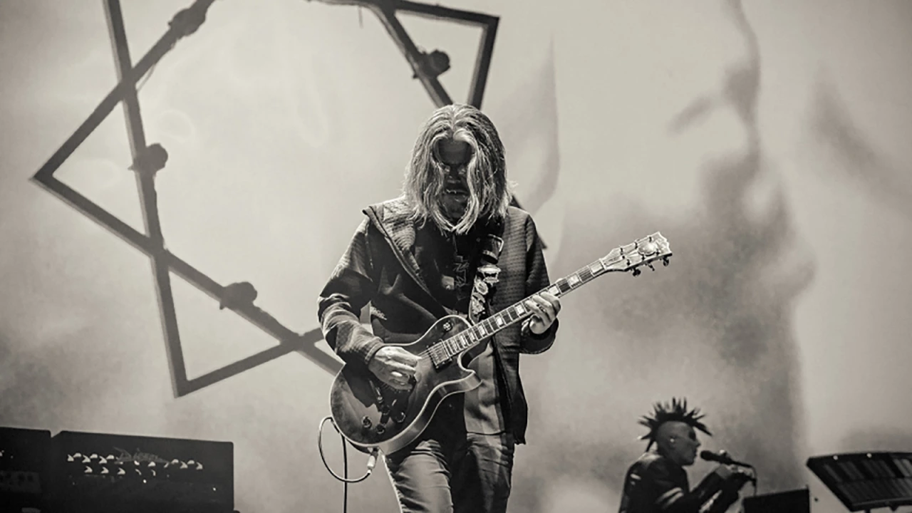 Adam Jones Says TOOL Have Turned Down Stadium Tours, Considering