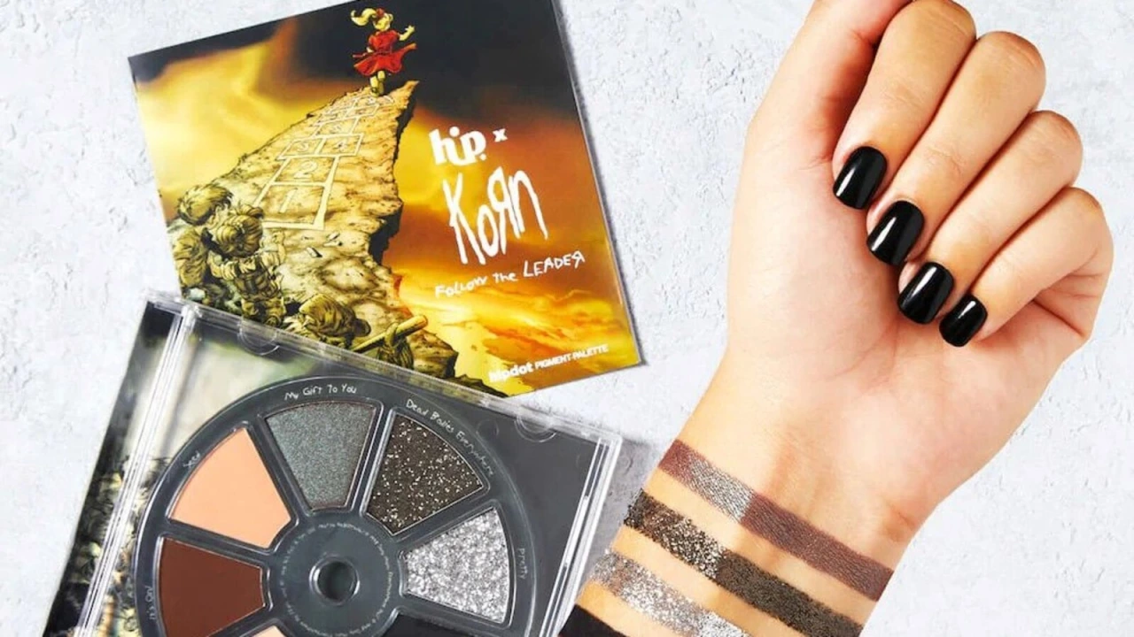かシー化粧品KORN セット KORN announce 'FOLLOW THE LEADER' 25th anniversary makeup set