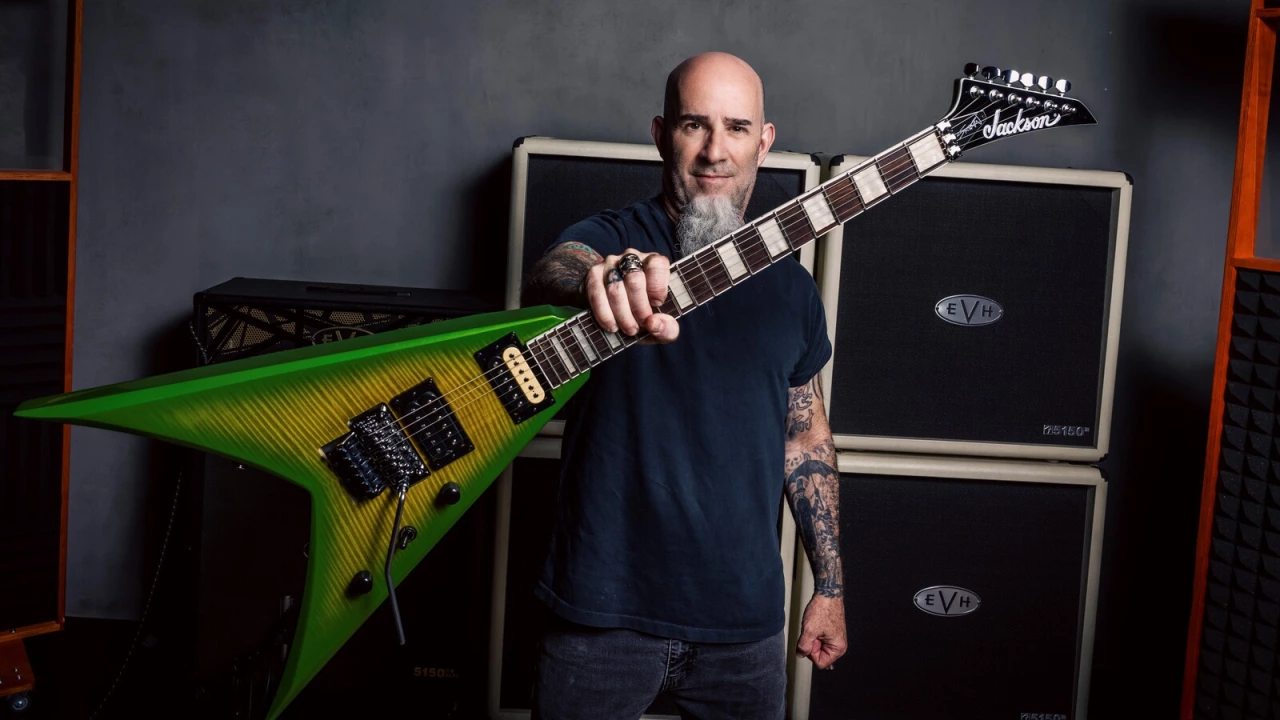 ANTHRAX's Scott Ian honors DIMEBAG DARRELL with new signature