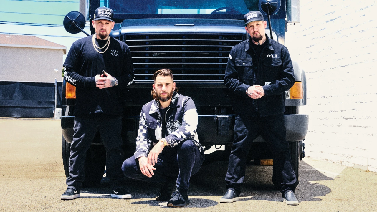 GOOD CHARLOTTE and AVENGED SEVENFOLD star on cover of REVOLVER's