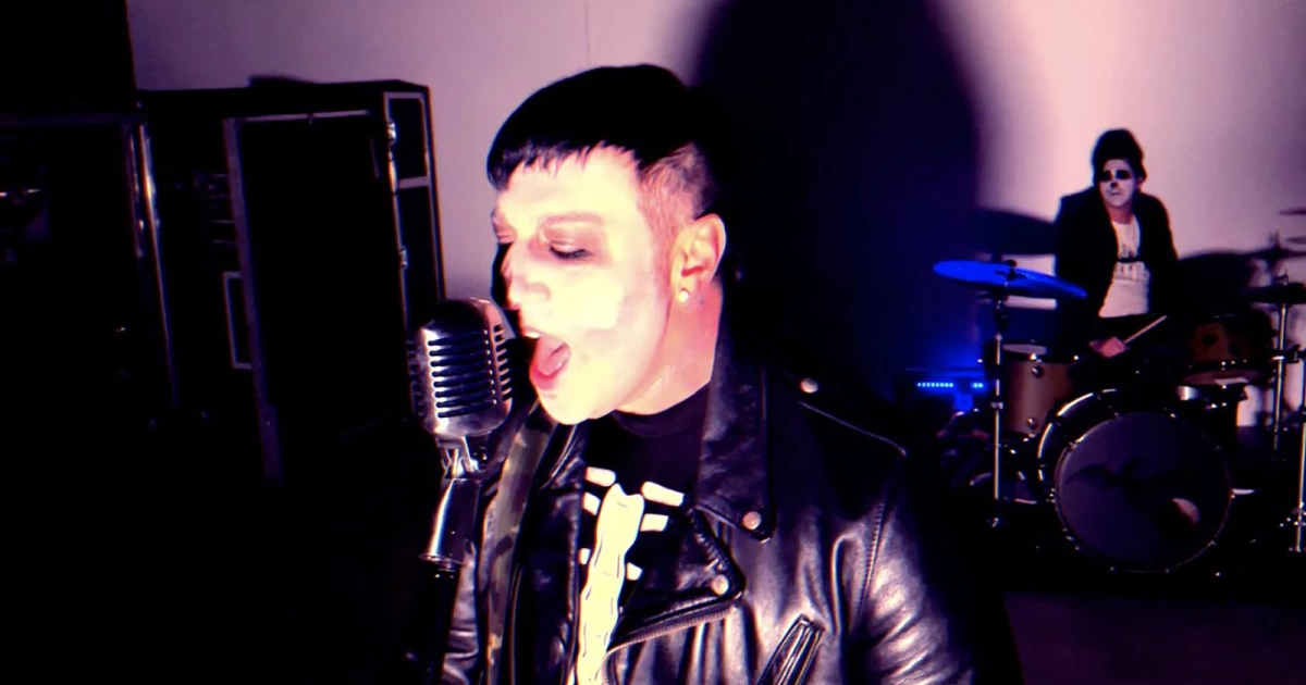 Hear AVENGED SEVENFOLD members cover MISFITS' 