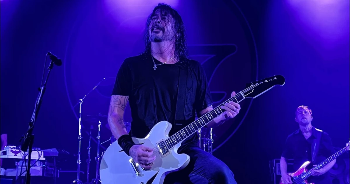 Hear FOO FIGHTERS' surprise live EP for charity