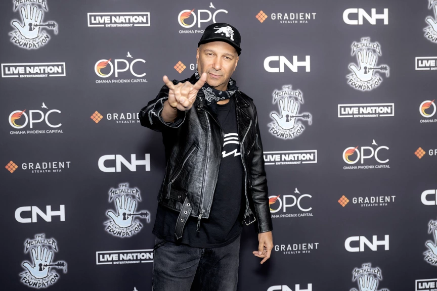 メタリカ 24年12月 ヘルピングハンズ@LA youtubeシアター Tシャツ