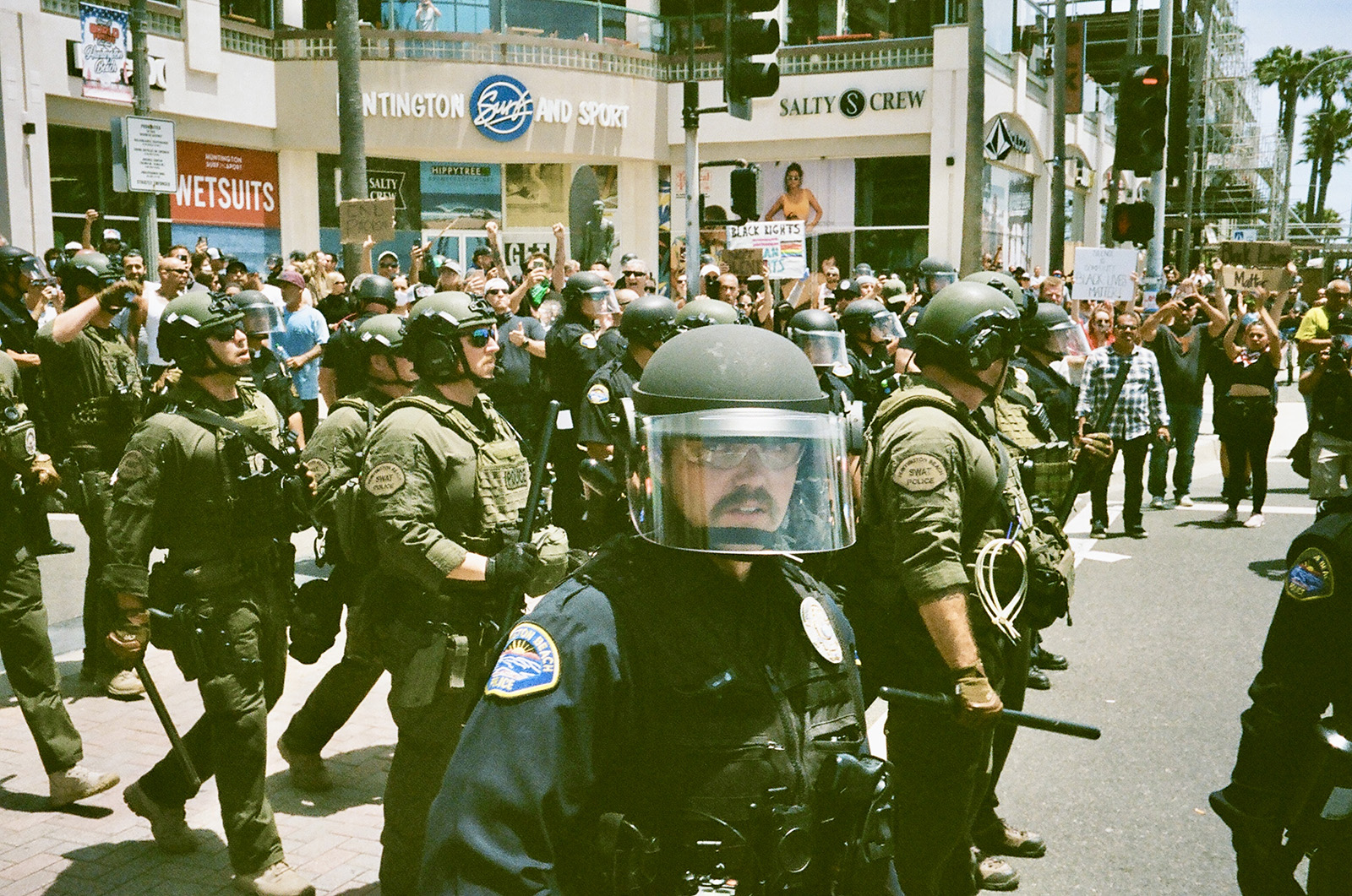 Protests, Partying, Politics: The Bronx Singer's Photos of Huntington ...