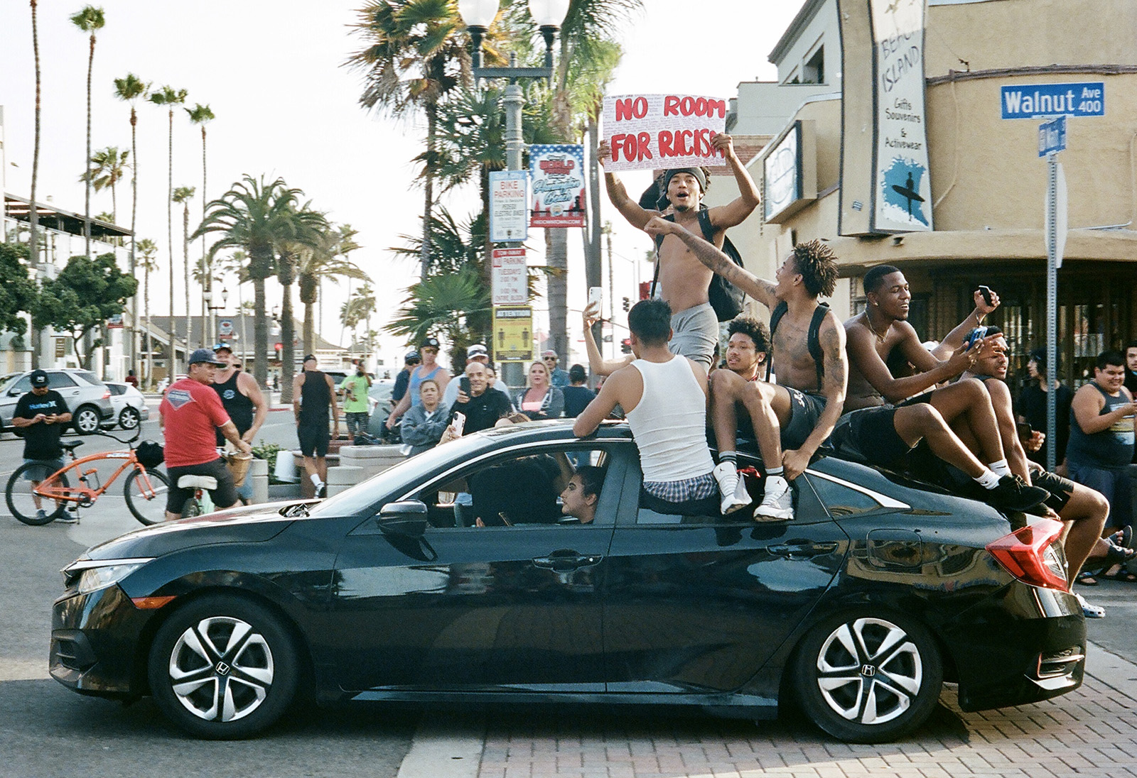 Protests, Partying, Politics: The Bronx Singer's Photos of Huntington ...